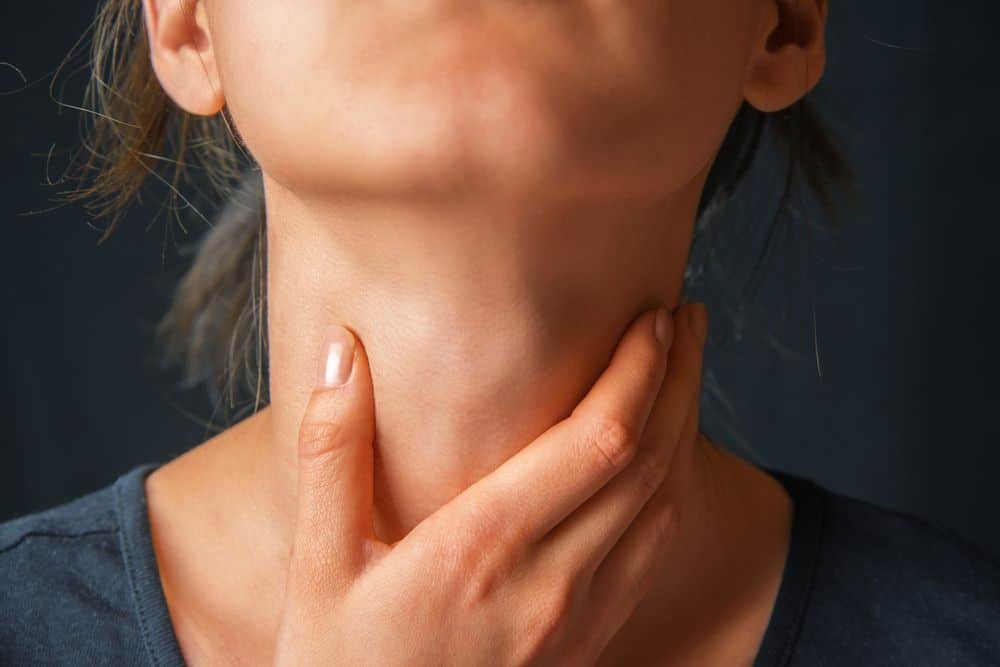 What Are Early Warning Signs of Thyroid Problems